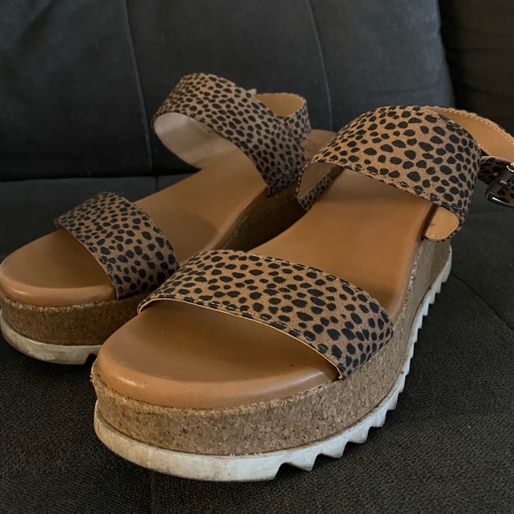 Platforms - Picture 4 of 4